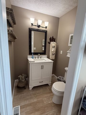 1170 Carey Rd, Hartsville, TN 37074