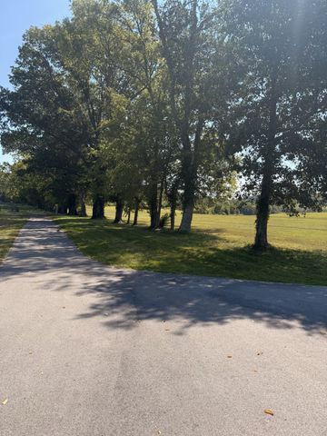 1170 Carey Rd, Hartsville, TN 37074