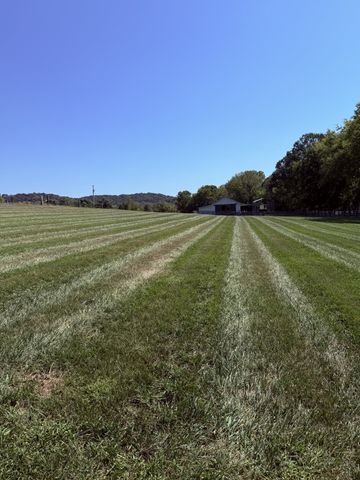 1170 Carey Rd, Hartsville, TN 37074