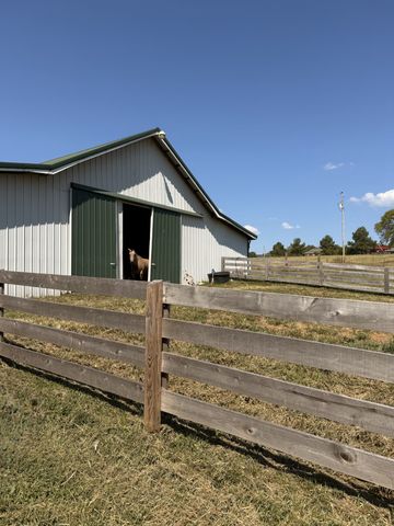 1170 Carey Rd, Hartsville, TN 37074