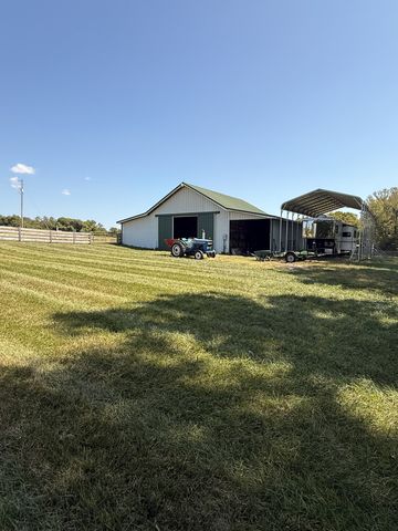 1170 Carey Rd, Hartsville, TN 37074