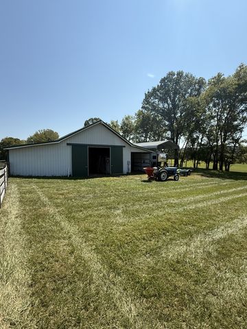 1170 Carey Rd, Hartsville, TN 37074