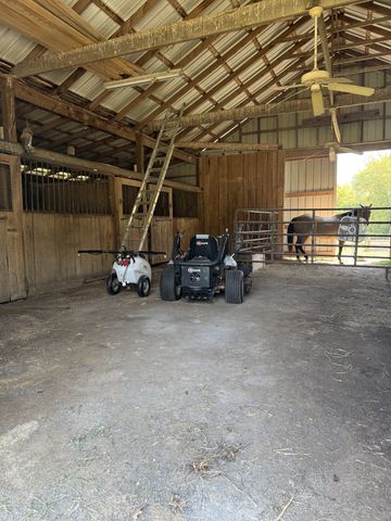 1170 Carey Rd, Hartsville, TN 37074