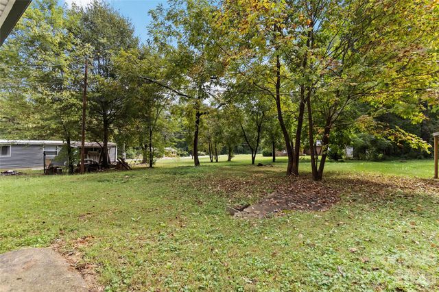 106 Robinson Avenue, Mount Holly, NC 28120