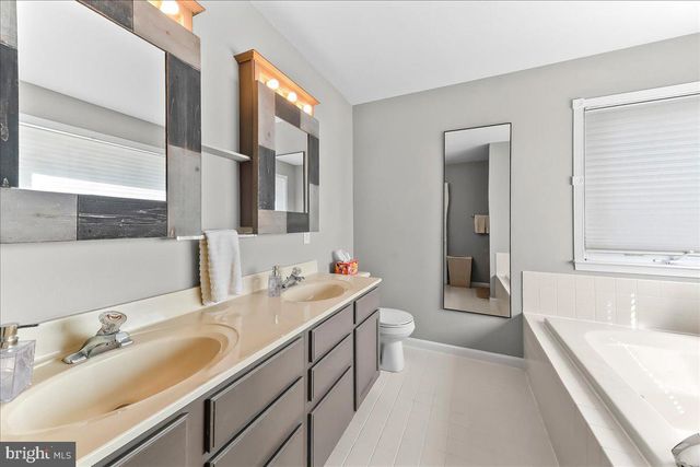 3265 CHARLES GRIFFIN DR, Garnet Valley, PA 19060