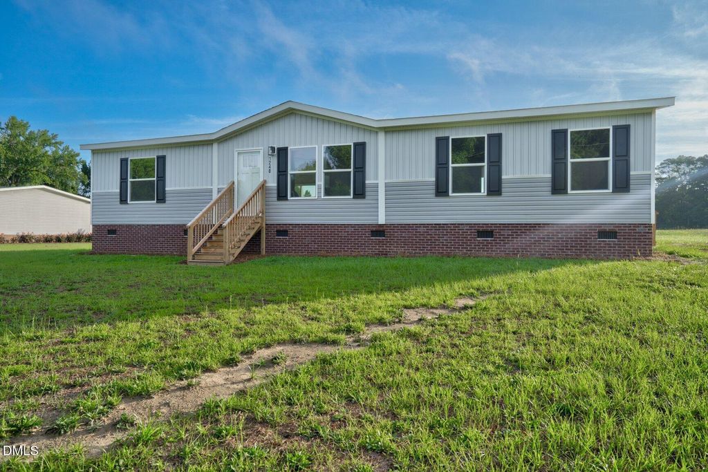 1240 Bloomery Road, Bailey, NC 27807