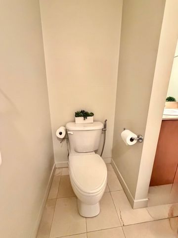 737 W Washington Boulevard 1209, Chicago, IL 60661