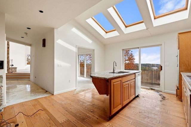 31 Overlook Dr, Southborough, MA 01772