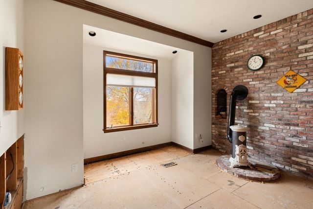 31 Overlook Dr, Southborough, MA 01772