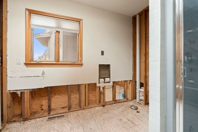 31 Overlook Dr, Southborough, MA 01772