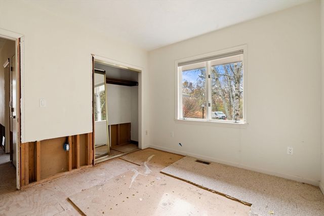 31 Overlook Dr, Southborough, MA 01772