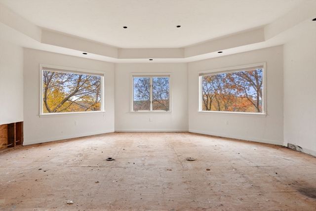 31 Overlook Dr, Southborough, MA 01772