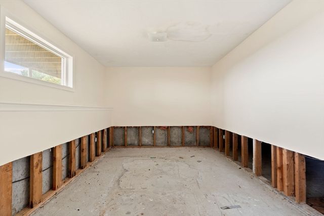 31 Overlook Dr, Southborough, MA 01772