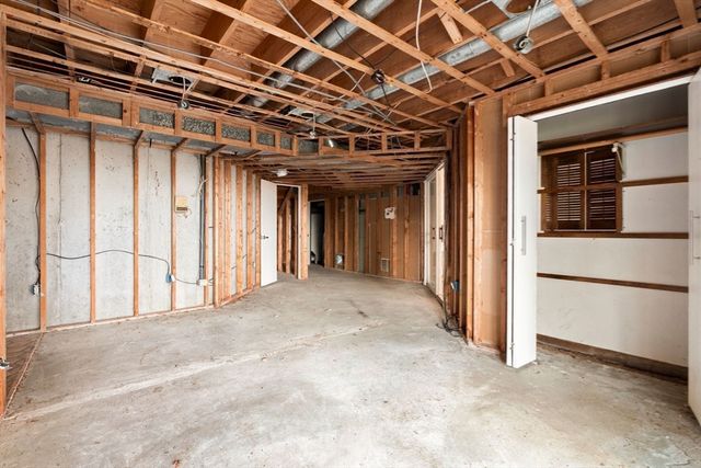 31 Overlook Dr, Southborough, MA 01772