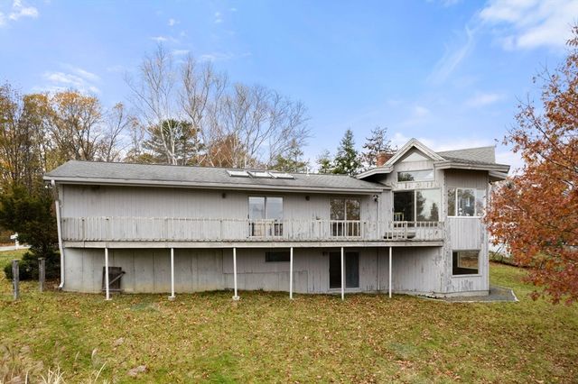31 Overlook Dr, Southborough, MA 01772