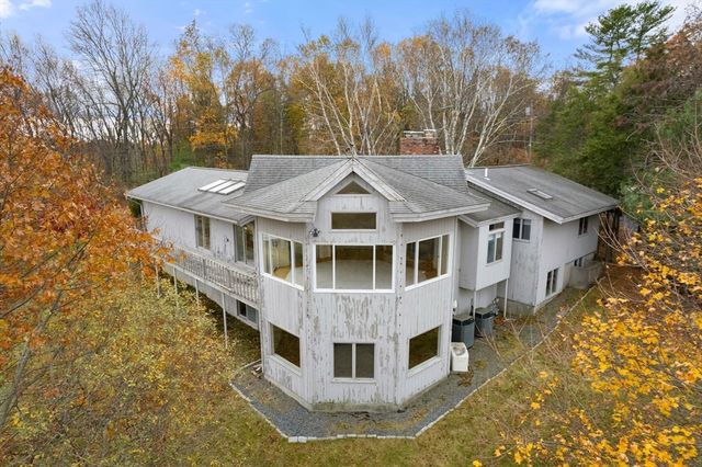 31 Overlook Dr, Southborough, MA 01772