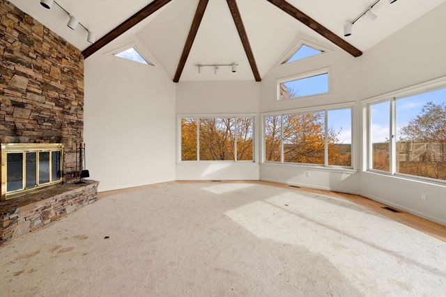 31 Overlook Dr, Southborough, MA 01772