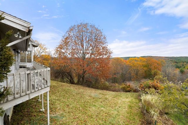 31 Overlook Dr, Southborough, MA 01772