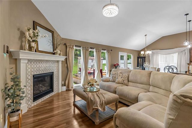 623 S Kisner Drive, Independence, MO 64056