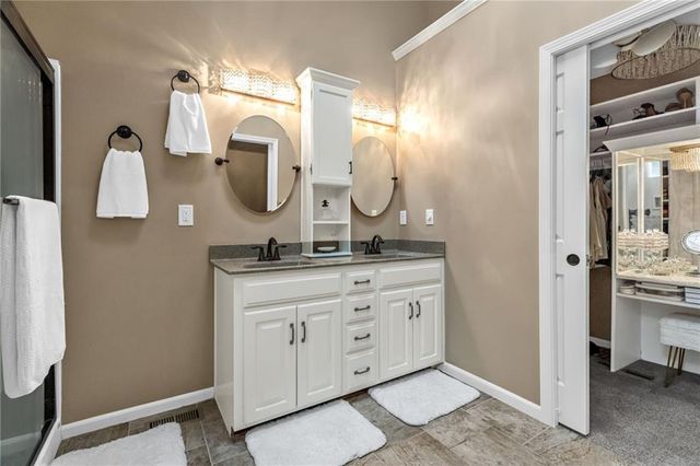623 S Kisner Drive, Independence, MO 64056