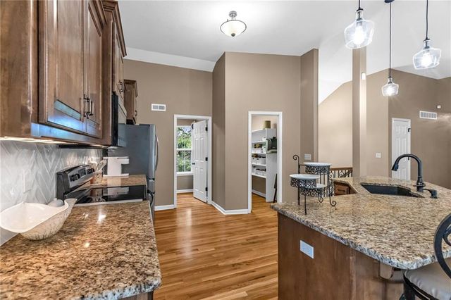623 S Kisner Drive, Independence, MO 64056