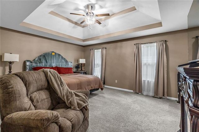 623 S Kisner Drive, Independence, MO 64056