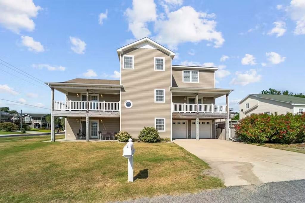 Image 1 of property listing at 500 W Third Street Lot 1, Kill Devil Hills, NC 27948