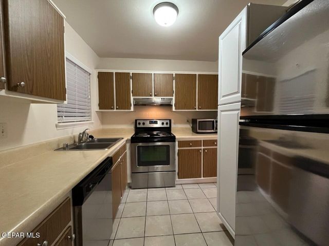 4800 N Stanton Street 126, El Paso, TX 79902