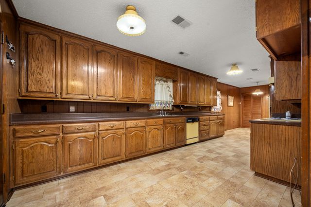 15 Hilldale Church Rd, Fayetteville, TN 37334