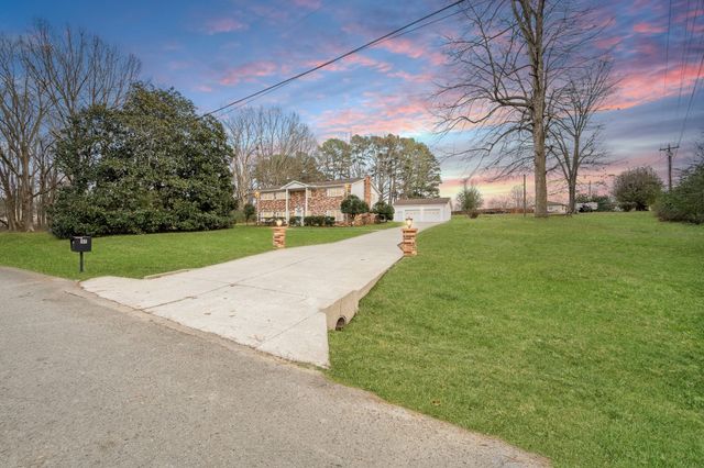 15 Hilldale Church Rd, Fayetteville, TN 37334