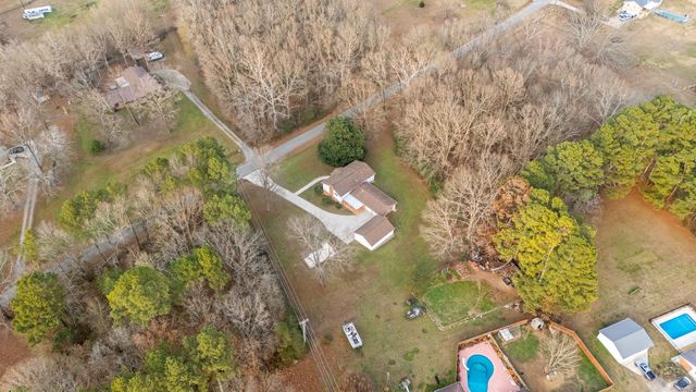 15 Hilldale Church Rd, Fayetteville, TN 37334