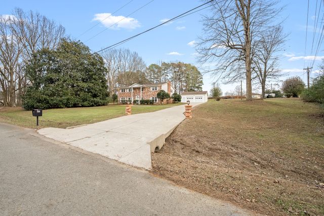 15 Hilldale Church Rd, Fayetteville, TN 37334