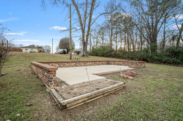 15 Hilldale Church Rd, Fayetteville, TN 37334