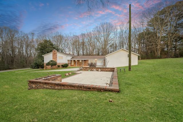 15 Hilldale Church Rd, Fayetteville, TN 37334