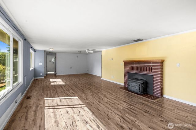 849 Burlingame Road, Mount Vernon, WA 98274