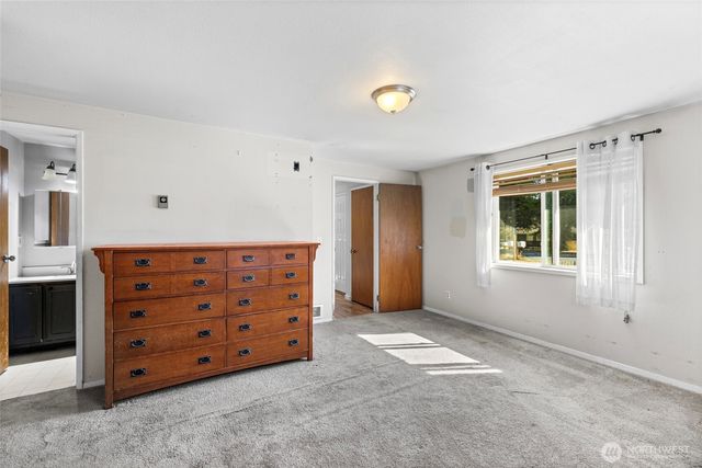 849 Burlingame Road, Mount Vernon, WA 98274