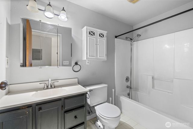 849 Burlingame Road, Mount Vernon, WA 98274