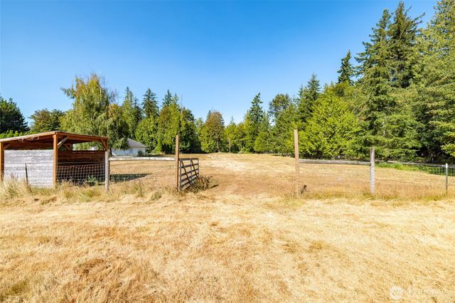 849 Burlingame Road, Mount Vernon, WA 98274