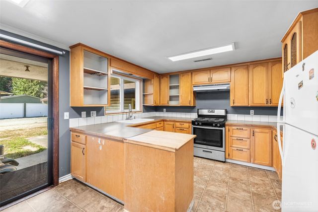 849 Burlingame Road, Mount Vernon, WA 98274