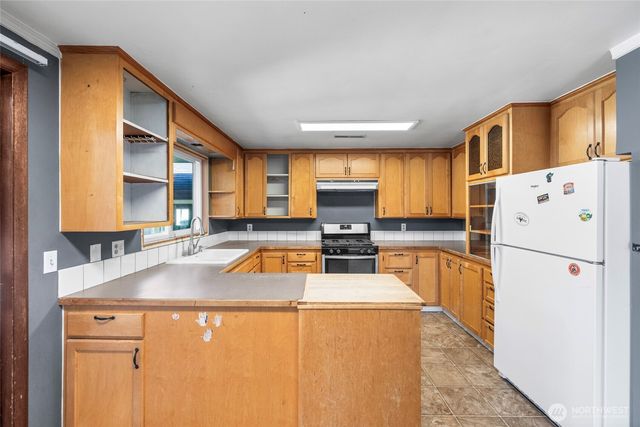849 Burlingame Road, Mount Vernon, WA 98274
