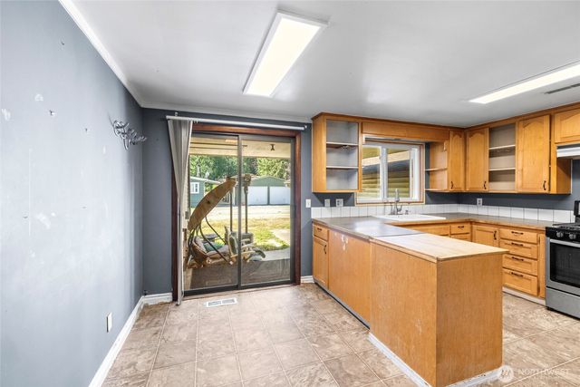 849 Burlingame Road, Mount Vernon, WA 98274