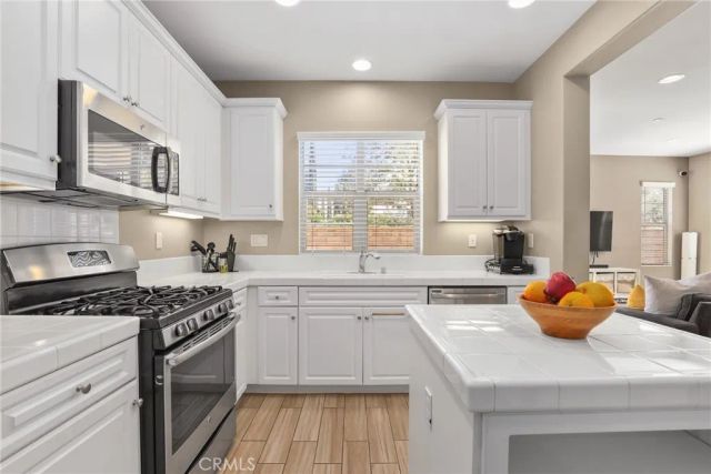 21710 Bene Drive, Saugus, CA 91350