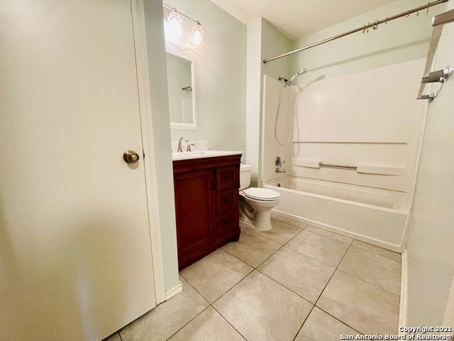 6346 REGENCY LN, San Antonio, TX 78249