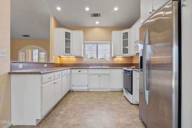 17355 La Junta Street, Hesperia, CA 92345