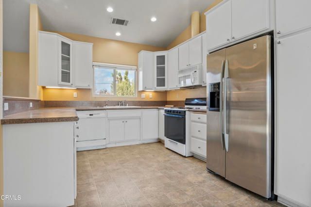 17355 La Junta Street, Hesperia, CA 92345