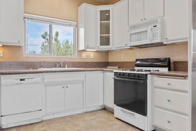 17355 La Junta Street, Hesperia, CA 92345