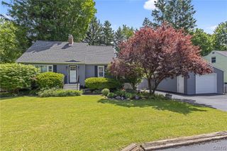 208 Mcclennan Drive, Manlius, NY 13066