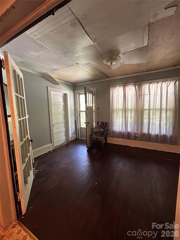 1701 W Mcfarland Avenue, Gastonia, NC 28052