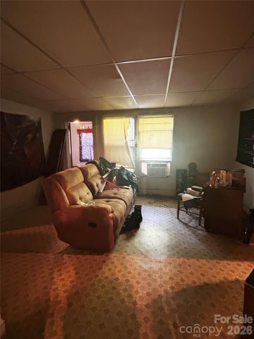 1701 W Mcfarland Avenue, Gastonia, NC 28052