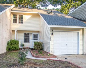 635 Pine BND, Chesapeake, VA 23320